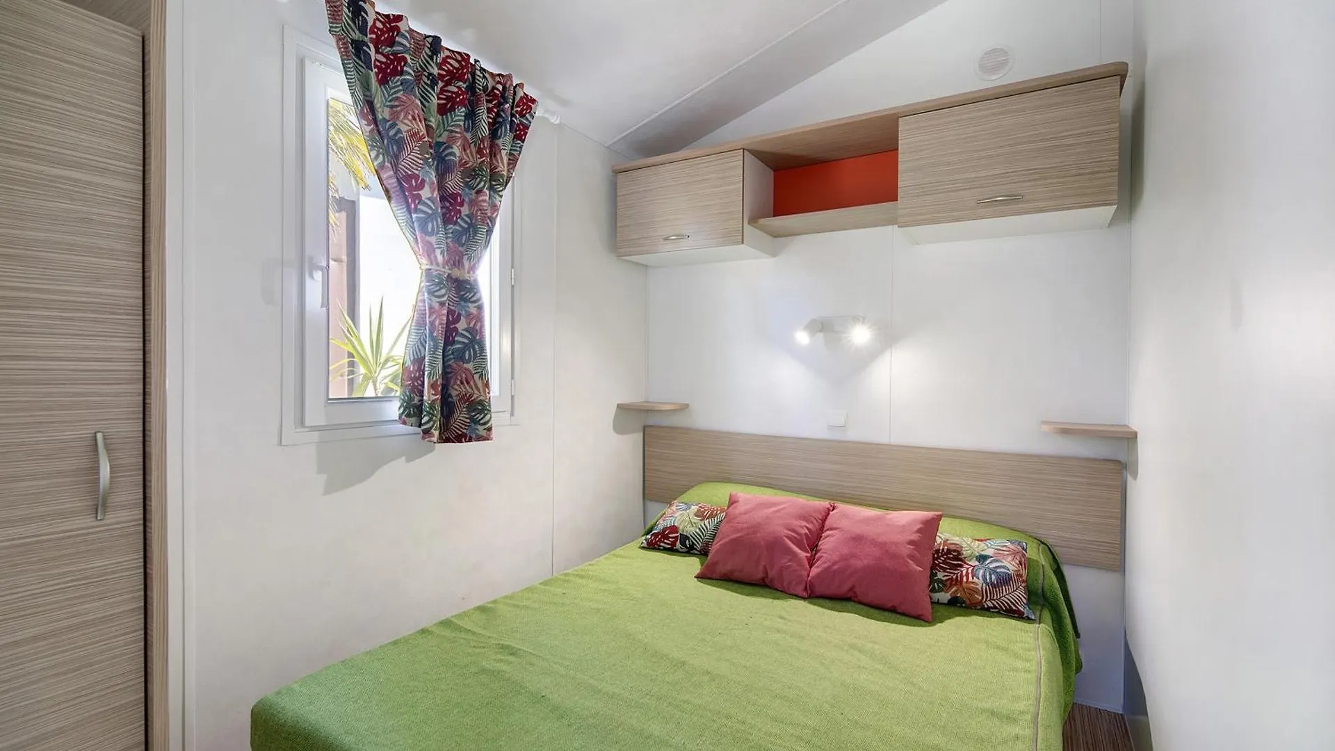 Bungalow Cadiz Costa Chiclana de la Frontera Spain